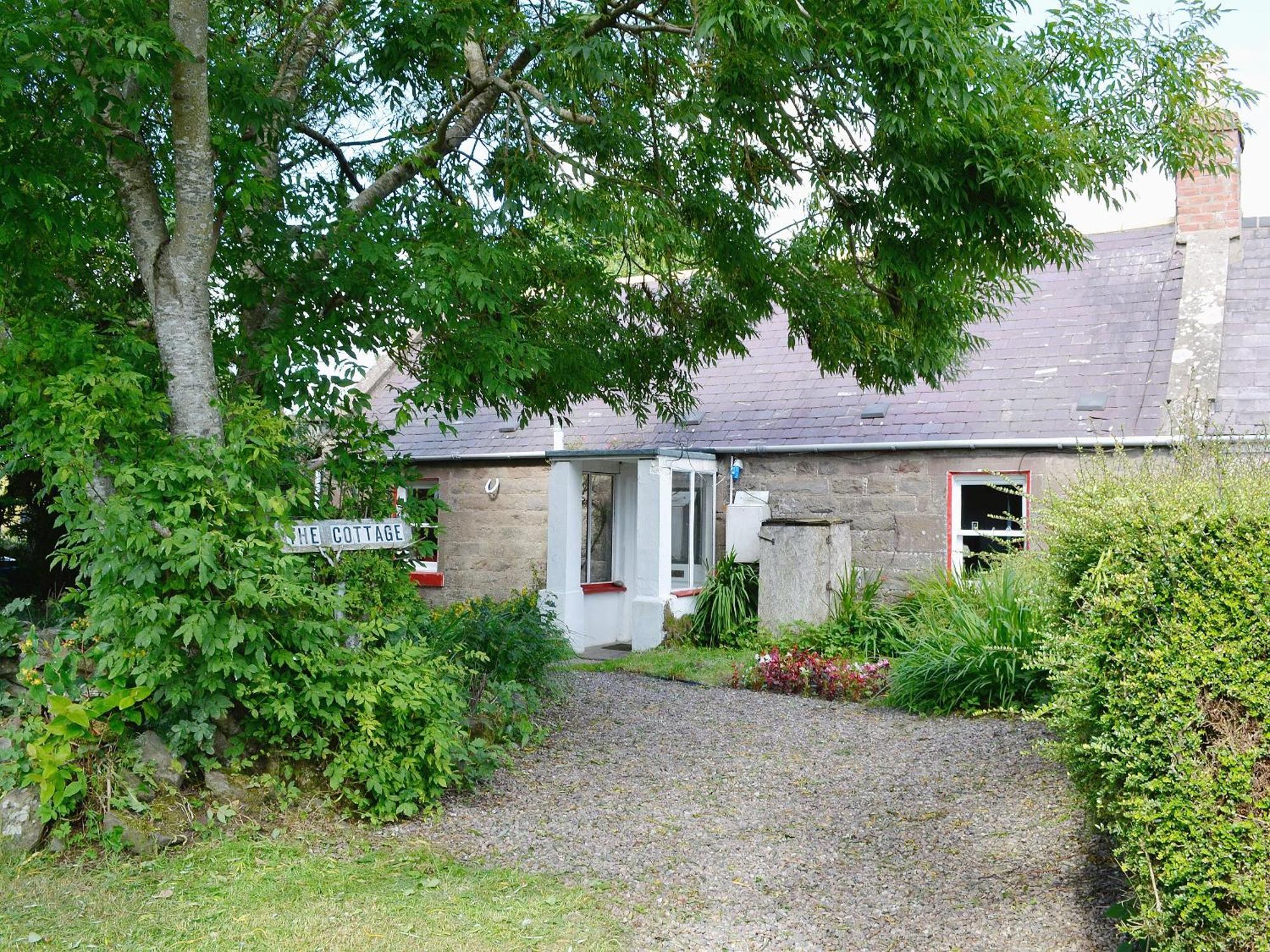 The Cottage Saint Cyrus Экстерьер фото